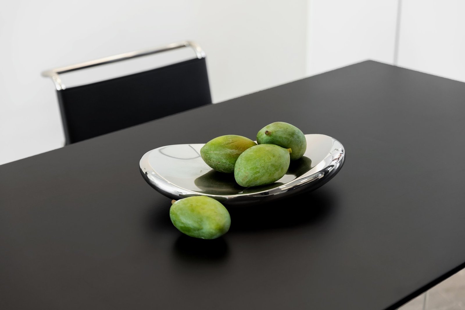Dining table material and styling detail